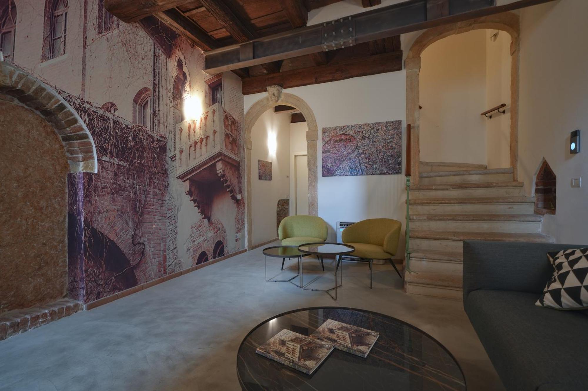 Palazzo Di Giulietta - Juliet'S Palace เวโรนา ภายนอก รูปภาพ