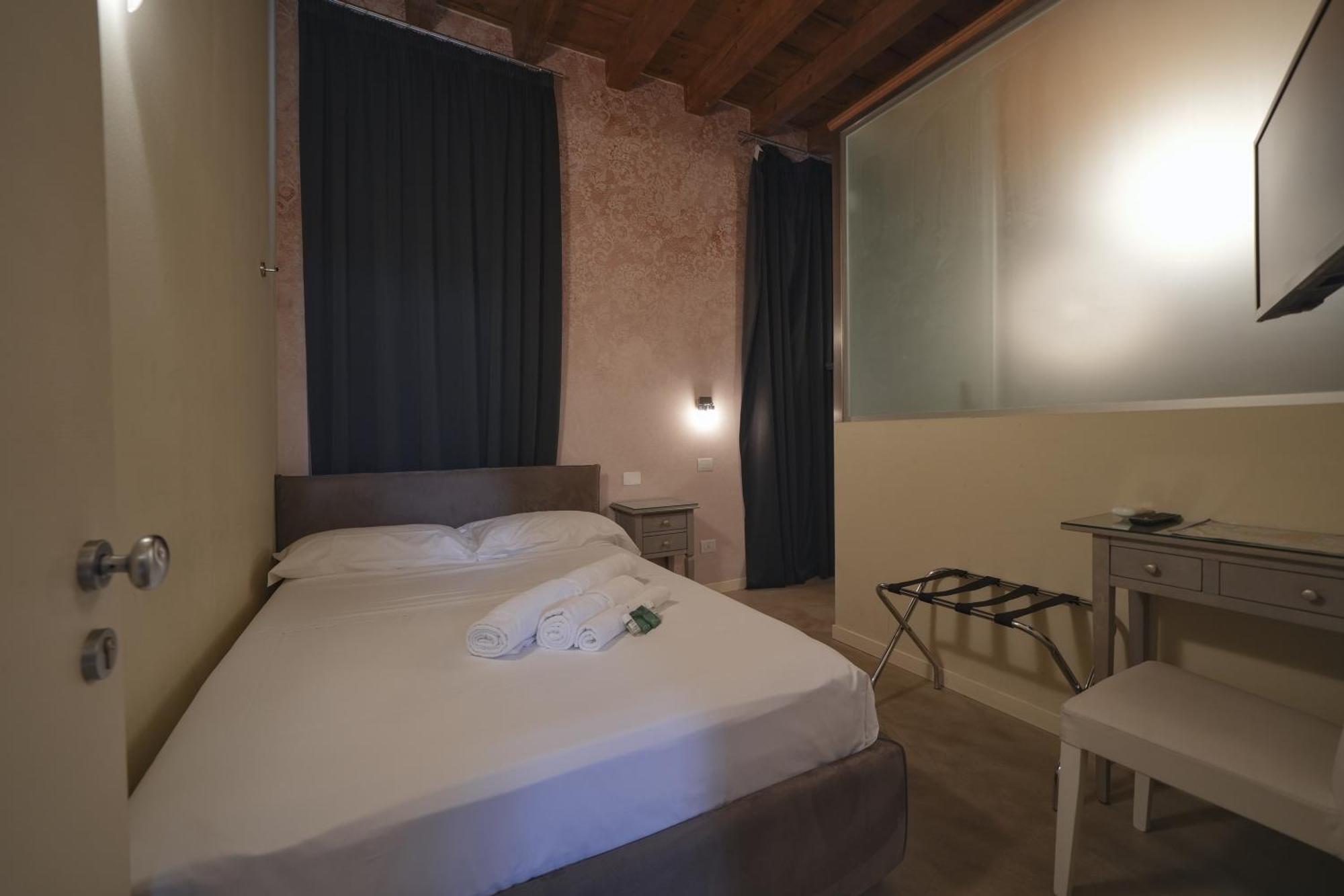 Palazzo Di Giulietta - Juliet'S Palace เวโรนา ภายนอก รูปภาพ