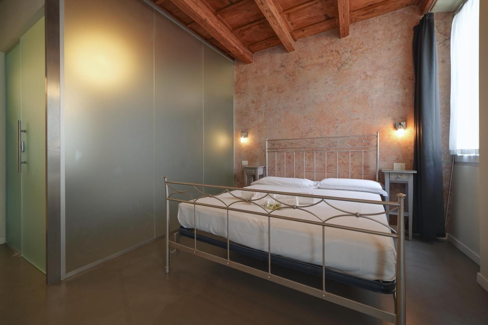 Palazzo Di Giulietta - Juliet'S Palace เวโรนา ภายนอก รูปภาพ